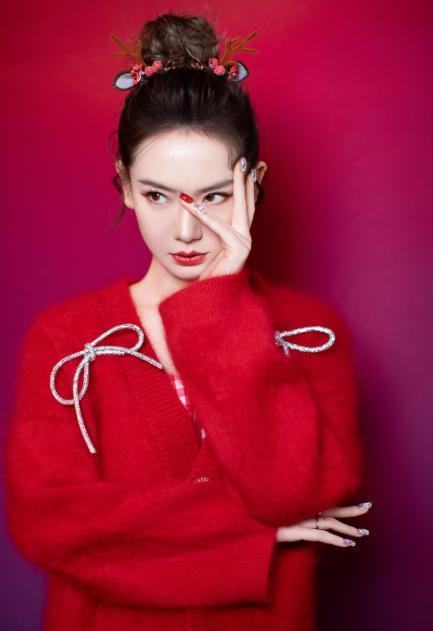 戚薇有个外号,大家都叫她戚哥,所以给大家留下的印象总是很霸气.