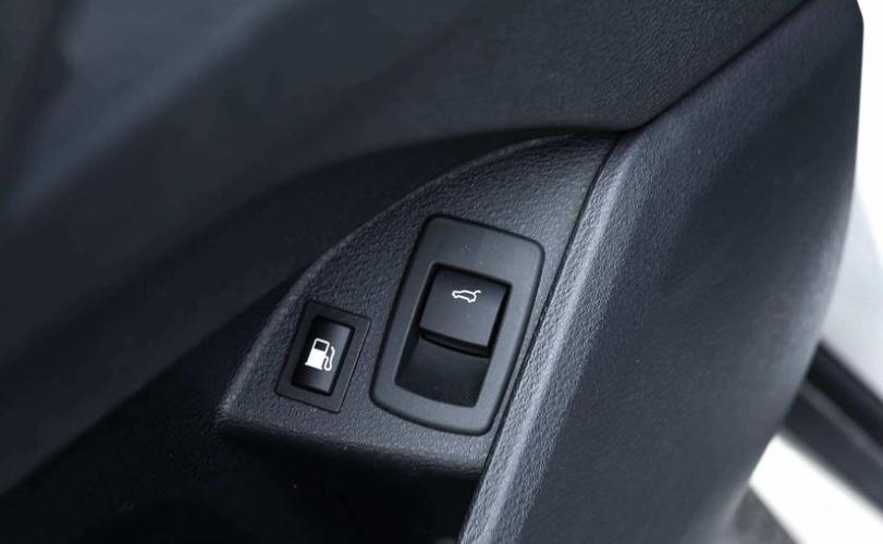 汽车后备箱怎么打开,细数各种开关设计