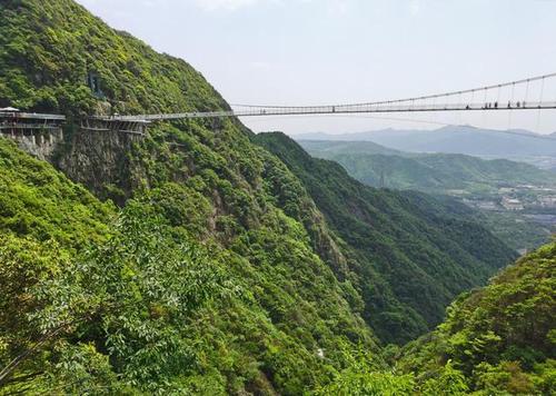 浙江宁海首座镂空型玻璃桥垂直高度186米还是宁波的网红景点