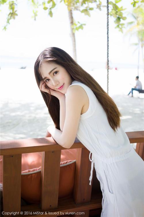 【秀人套图】[秀人·魅妍社]小清新美女sisy思夏日沙滩写真