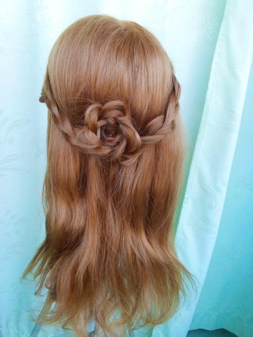 美甲美发圈 详情  走在大街上或者看到电视上的美女扎着仙仙的发型