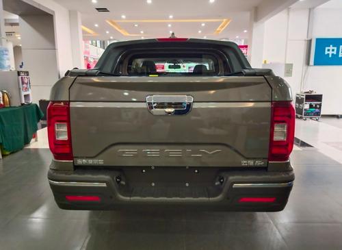 吉利皮卡上市补短板!披着皮卡的外衣,实则拉货越野都不行