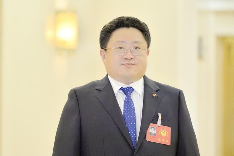 青岛市政协委员,青岛市民营经济发展局局长郭振栋