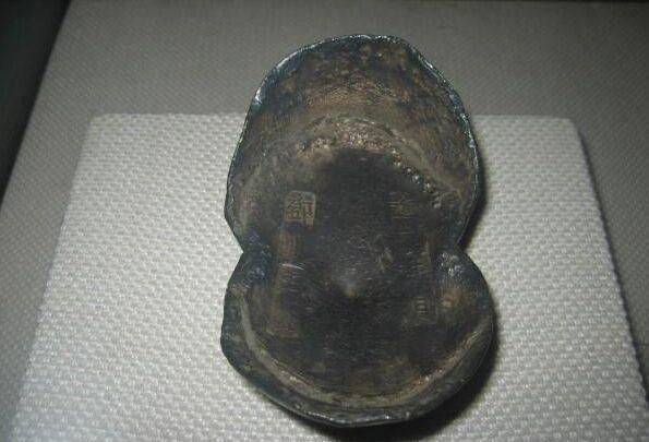 无锡新博物馆中的银锭