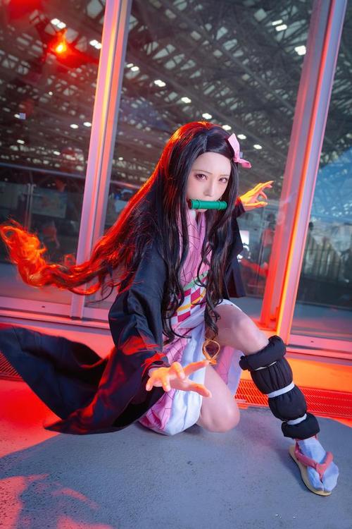 今天给大家带来的cosplay作品扮演的角色是来自于日本目前很热门的