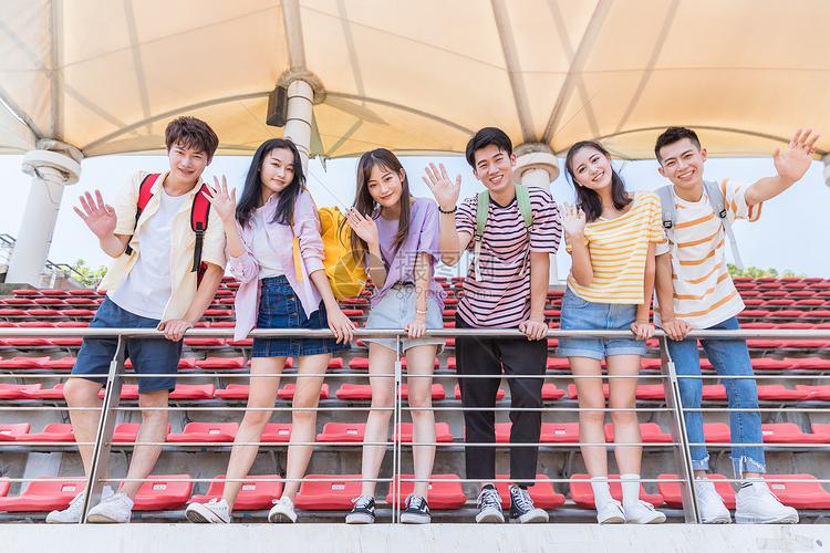 青春大学生招手