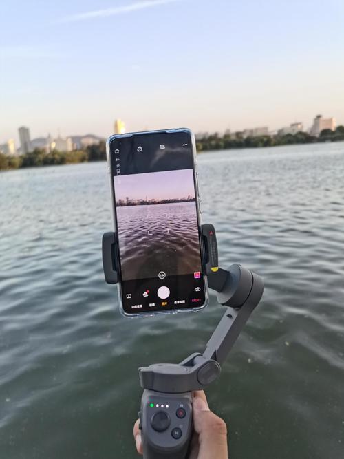手机也能轻松拍出影视大片大疆灵眸手机云台3评测上手