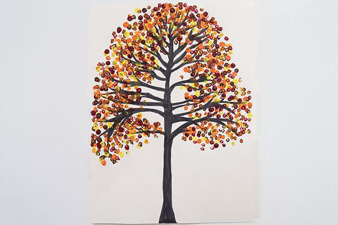 大班画画:怎么用棉签点画一棵华丽的秋天大树(步骤图解)