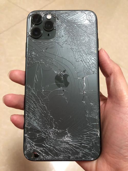 iphone 11 pro max 暗夜绿碎了 心痛_iphone_苹果_科技数码_移动数码