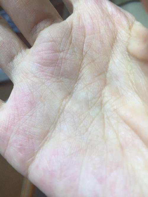 请问诸位大神,我的手相是凤尾纹吗?