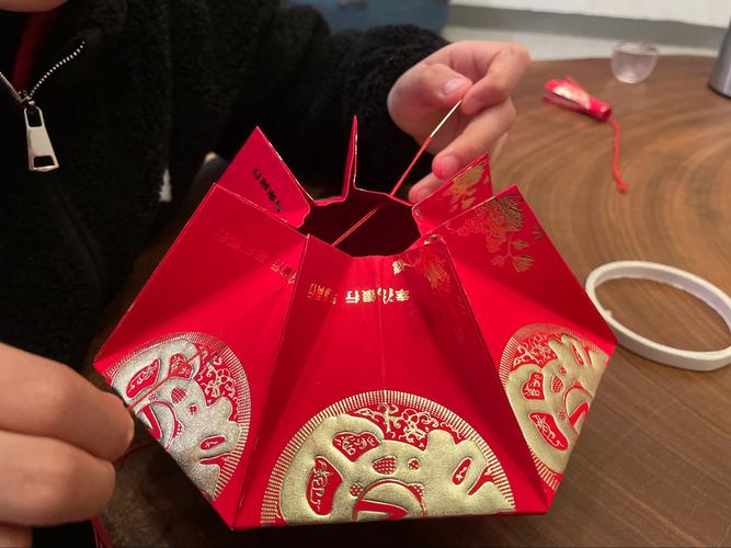 大吉大利,变废为宝——制作红包灯笼