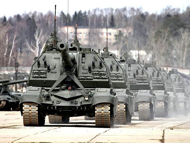 俄罗斯2s19型152毫米榴弹炮