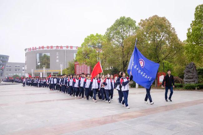 青春心向党绿色科技行阜阳五中高一高二年级开展喜迎建党100周年暨