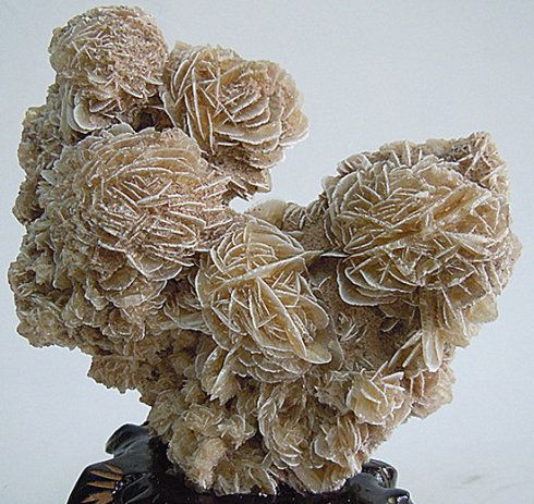 [转载]奇石珍藏/方解石"沙漠玫瑰"