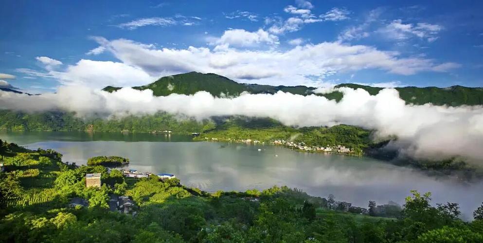 藏匿在凉山的大美湖泊——雷波马湖