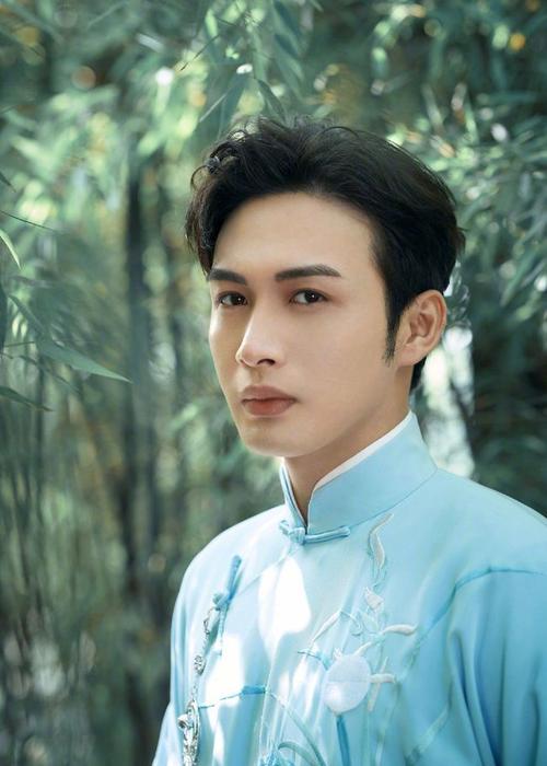 张彬彬竹林意境写真