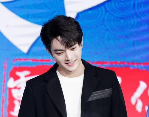 于正希望许凯和杨紫合作,称杨紫可以带火男演员,许凯