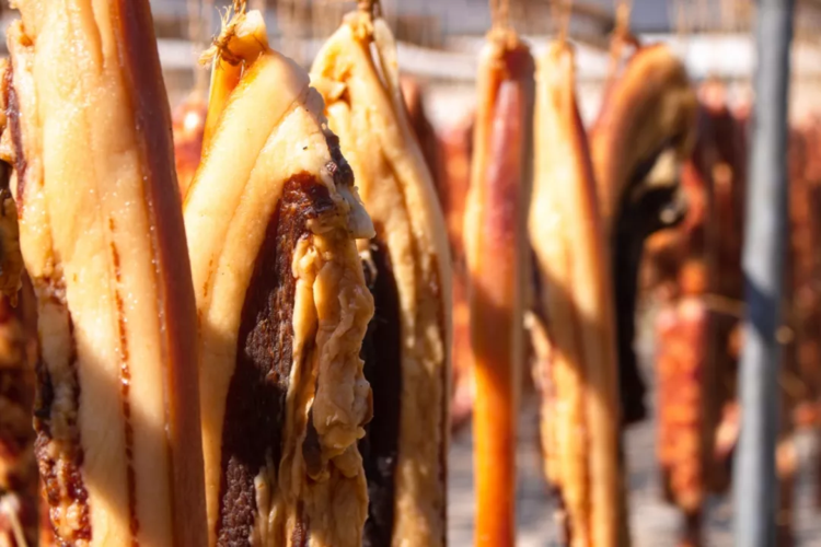 年味渐浓,罗浮山下腊味飘香,又是一年酥醪腊肉飘香时!