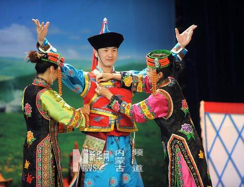 内蒙古周呈科尔沁婚礼 演绎马背民族的浪漫