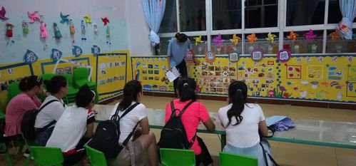 实幼小班《颜色蹦蹦跳》主题说明