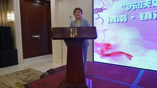 图|经开区中国酵素城产业发展办公室主任韩晓艳现场推介