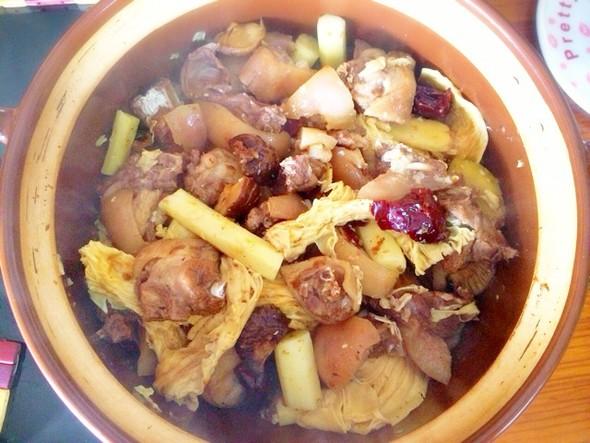 大蒜焖兔肉
