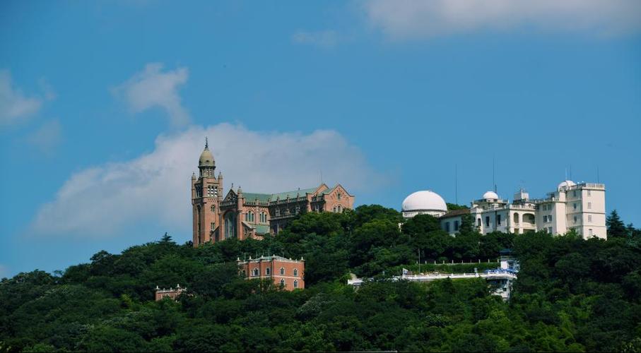    aaaa级旅游景区,公园地跨佘山