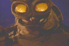 击败了共同生存的沙尘怪兽萨伊哥,袭击了宇宙局和v2宇宙站的人员,凭借