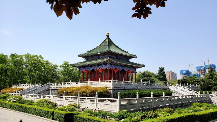 沉香亭是西安兴庆宫公园的标志建筑之一,具有古老的历史.