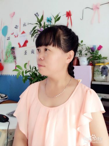 如何给母亲梳时尚的蝎子头