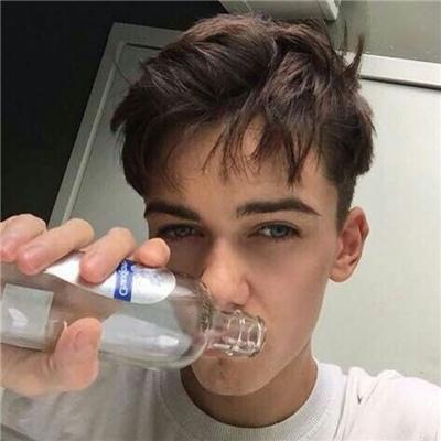 帅气阳光欧美男生头像