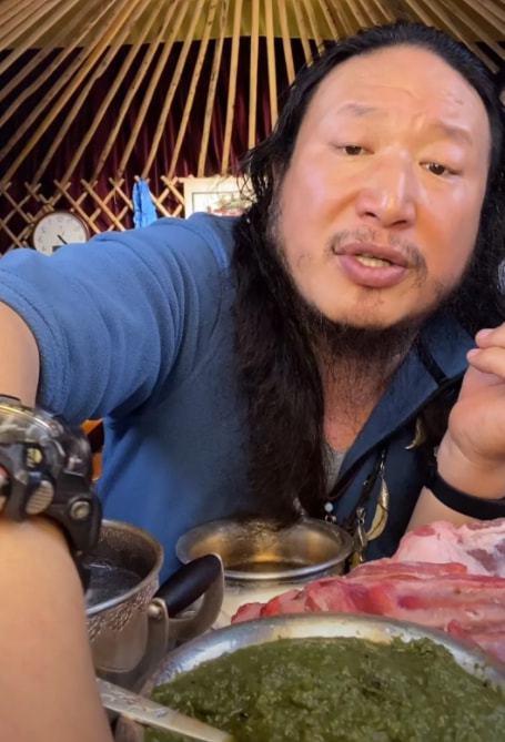 毛子哥被嘲太邋遢头发打柳唾沫星子乱喷网友没点网红样