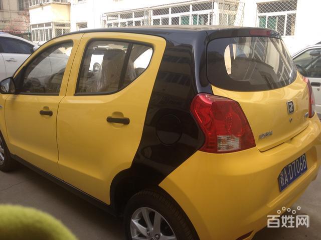 众泰云100电动汽车