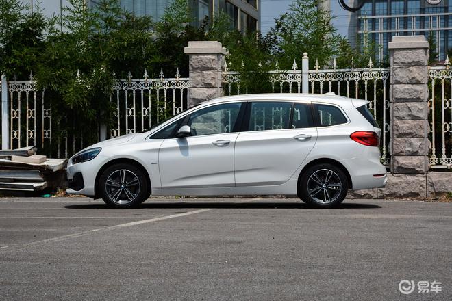 2018款 宝马2系旅行车 220i 豪华套装
