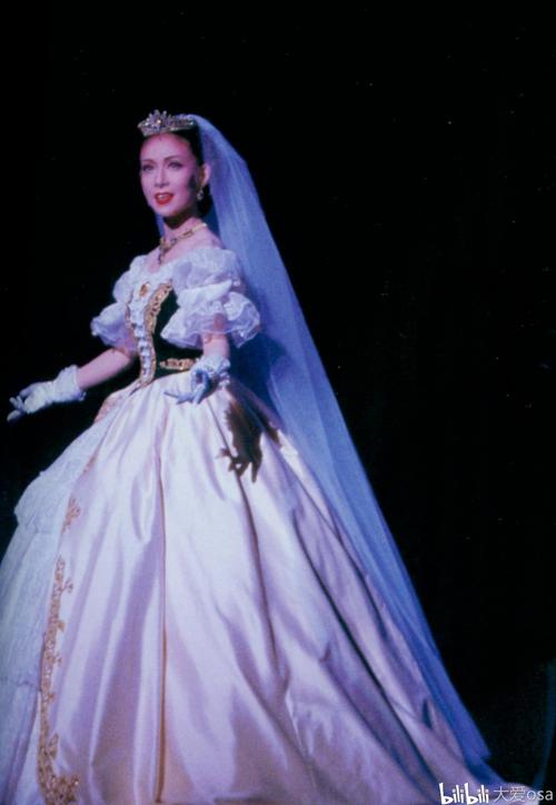 宝冢歌剧团衣装赏析娘役礼服篇