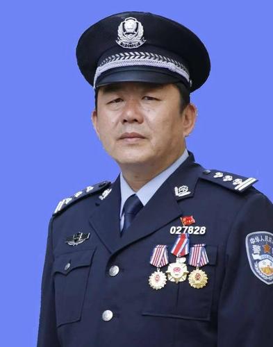 快来投票!古楼警长李正平正在参加"感动2020"二季度网络感动人物评选