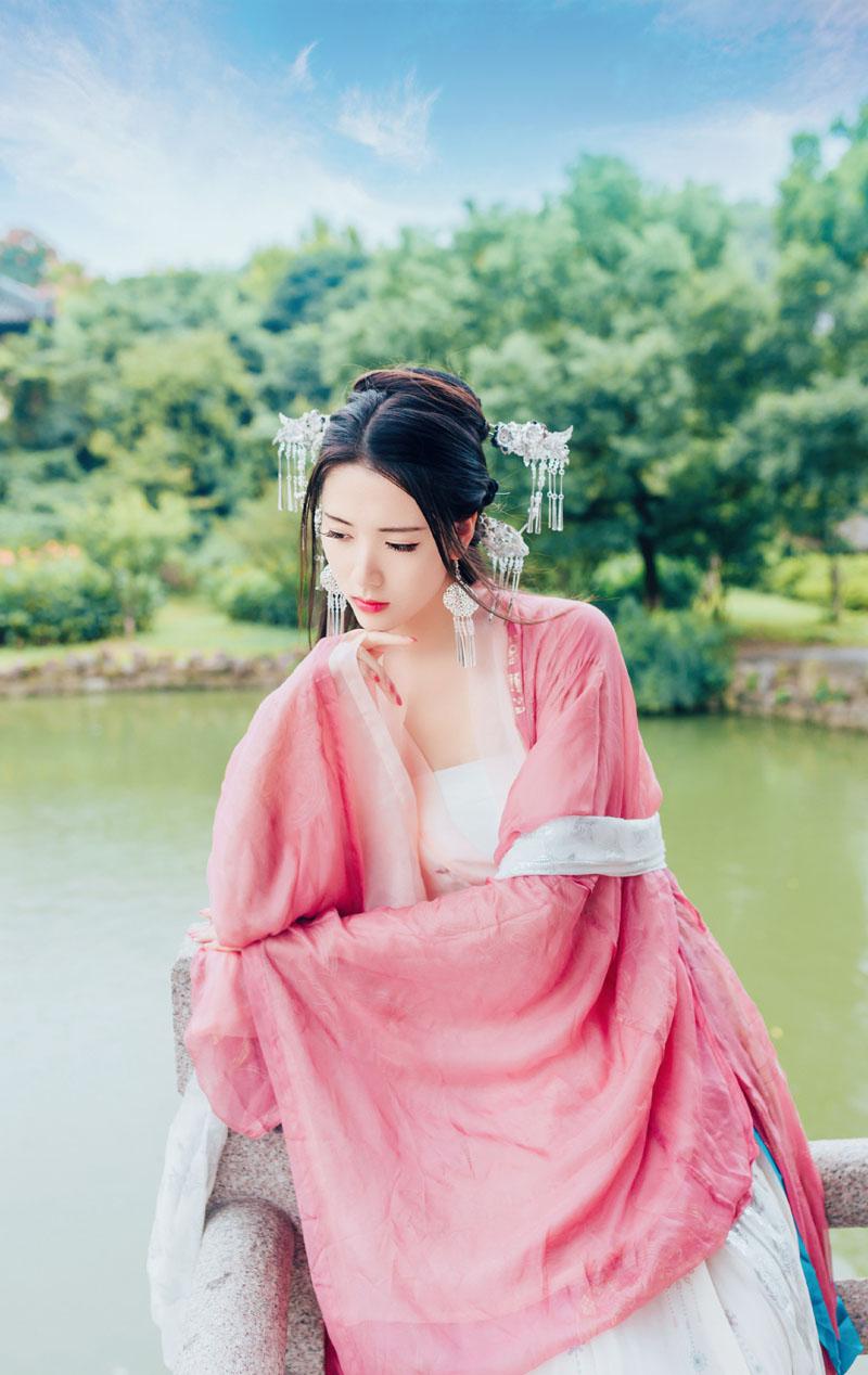 古风汉服美女娇嫩迷人写真高清图片