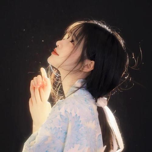 真人女生头像,神明少女,连头发丝都发着光