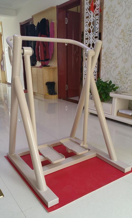 最适合女性使用的健身器材-室内太空漫步机