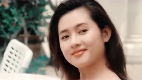 年轻的李丽珍调皮可爱,和星爷一起拍的电影都很甜蜜!