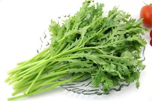 听人说茼蒿菜吃了会得癌症,是真的吗?