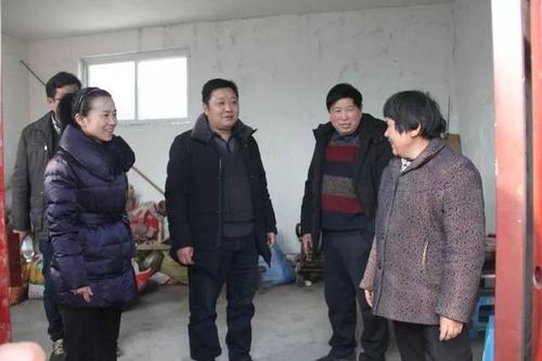 本周五,在舞钢市扶贫日到来之际,为进一步拉近与贫困户间的距离,激发