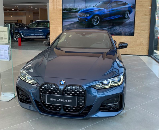 探店拍2021款宝马4系,外观运动,时尚,动力充沛,你会考虑吗?