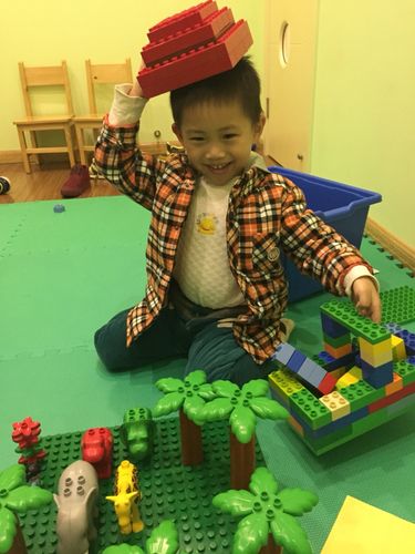 带上小红帽,提着篮筐,给外婆送糕点喽