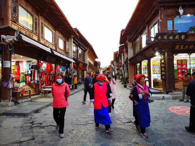 5月的香格里拉的独克宗古城