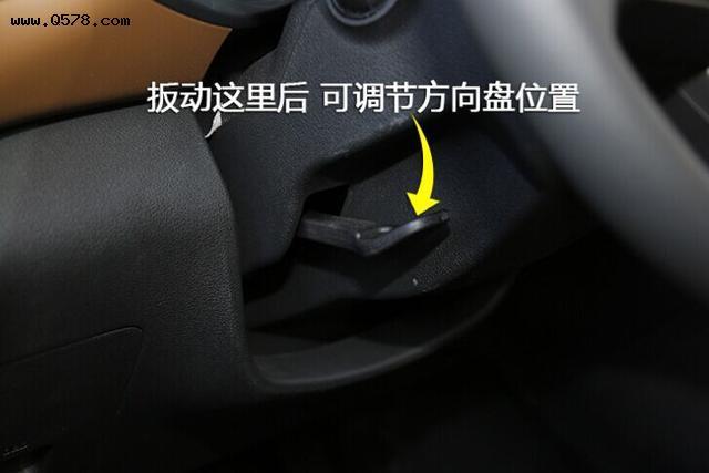 车辆右侧观察按键日韩系车型的灯光控制都在这里,ix35有自动大灯功能