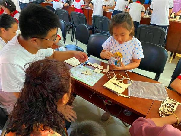 八里台镇碧桂园第二社区开展青少年科普主题宣传活动