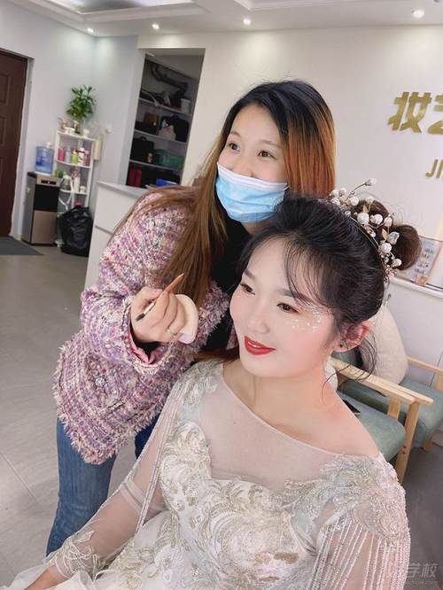 济南妆艺化妆美甲培训实操教学现场分享