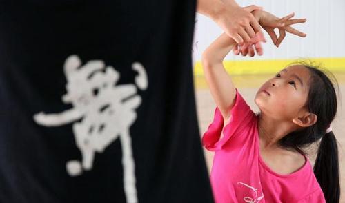 孩子学舞蹈摔伤导致高位截肢 家长们可长点心吧!