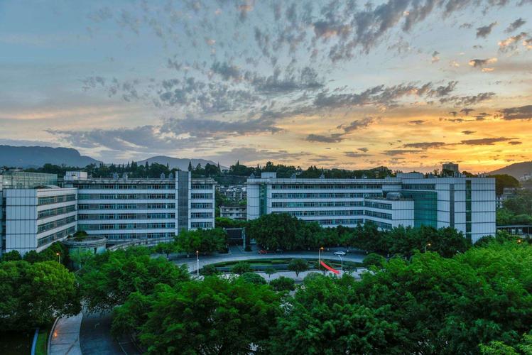 四川农业大学(雅安校区)开学返校花絮(贾斌摄影)